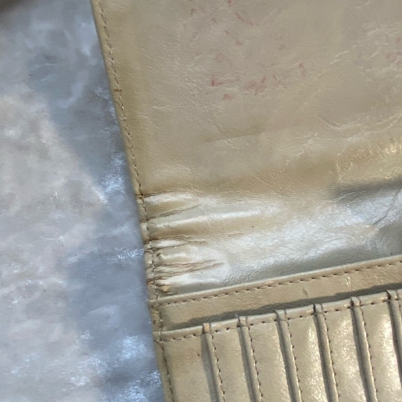 VINTAGE Y2K GUESS RED LEATHER VINYL WALLET - Picture 6 of 7